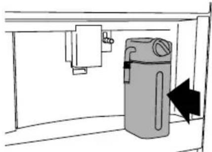 Fisher & Paykel EB24DSXBB1 - Remplissage et fixation du récipient à lait - 4
