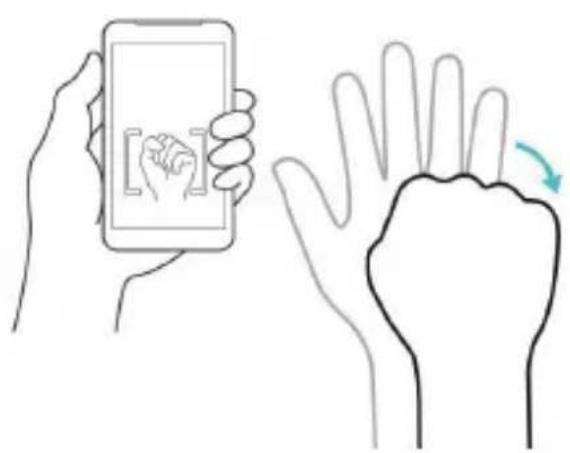 LG D390N - Gesture shot - 3