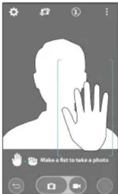 LG D290N - Gesture shot - 1