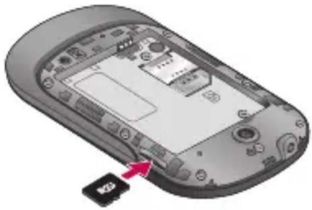 LG C550 - De microSD plaatsen - 3