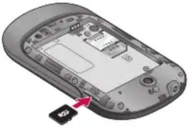 LG C550 - Installation de la carte mémoire - 3