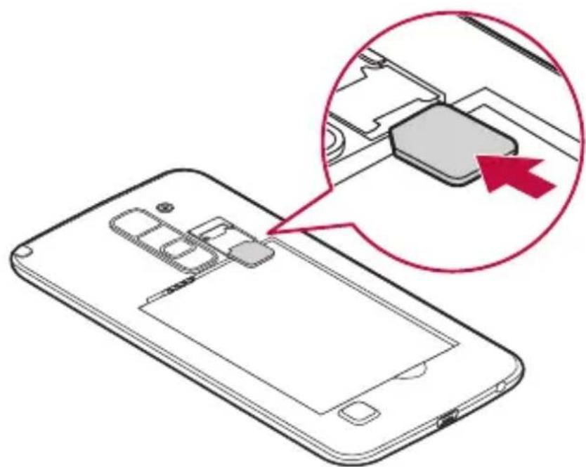 LG K520 - Installation de la carte SIM et de la batterie - 4