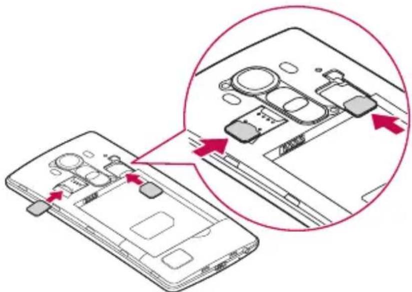 LG H818P - Установка SIM- или USIM-карты и аккумулятора - 2