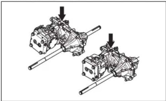 HUSQVARNA P 520DX - Het transmissieoliepeil controleren - 1