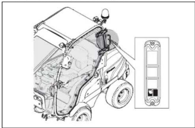 HUSQVARNA P 520DX - So ersetzen Sie die Rückleuchten (P 525DX Cabin) - 1