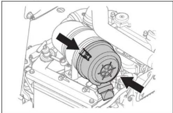 HUSQVARNA P 520DX - Čiščenje in zamenjava zračnega filtra - 2