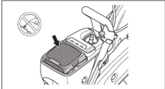 HUSQVARNA K 770 SmartGuard - To examine the air filter - 4