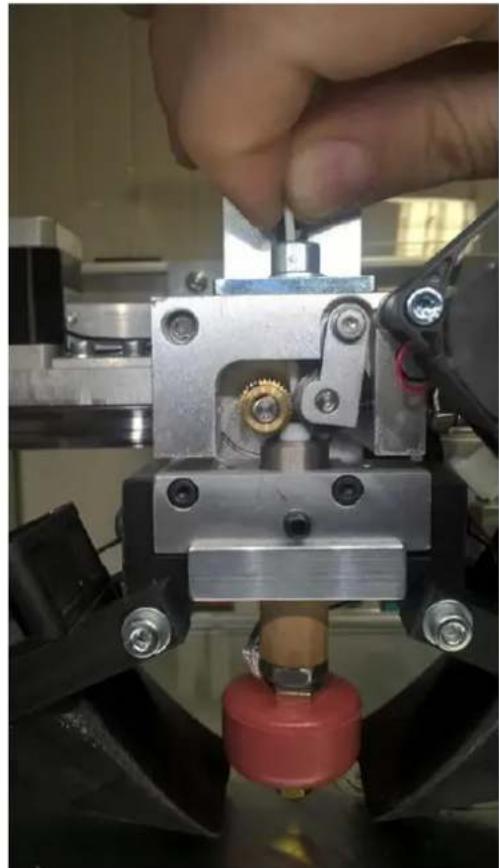 OLIVETTI 3D DESK - Chargement des bobines de filament - 4