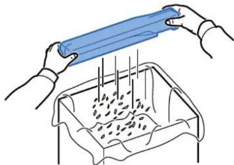 OLIVETTI dCopia 5001MF - Vider le bac de récapération d'agrafes - 4