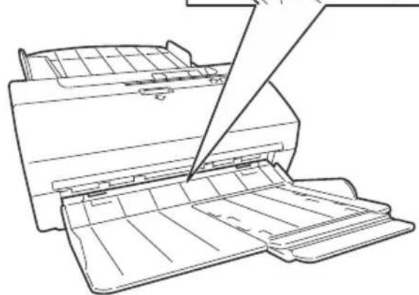 OLIVETTI Oliscan A600 - Attention: durant l'introduction, veiller à ne pas abimer les fixations latérales. - 3