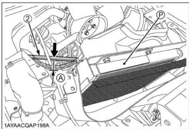 KUBOTA RTVX900 - Adjustement de la tension de la courroie du climatiseur - 1