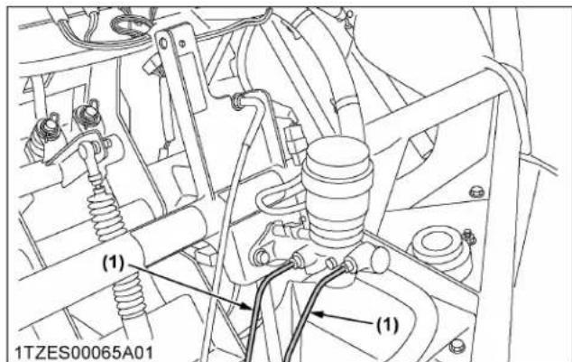 KUBOTA RTV520 - Vérification de la durite et du tuyau de frein - 1