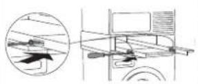 ASKO HI1153W - Ajustage et fixation de la planche à repasser (avant la première utilisation) - 11