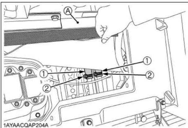 KUBOTA RTVX1120D - ■ Vérification des durites, tuyaux et colliers du radiateur - 4