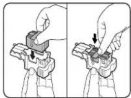 OKI B8300n - REEMPLACEMENT DE LA CARTOUCHE D'AGRAFES - 5