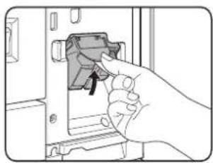 OKI B8300n - REEMPLACEMENT DE LA CARTOUCHE D'AGRAFES - 2