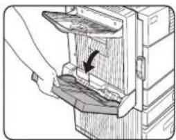 OKI B8300n - CHARGEMENT DU PAPIER DANS LE PLATEAU D'ALIMENTATION AUXILIAIRE - 1