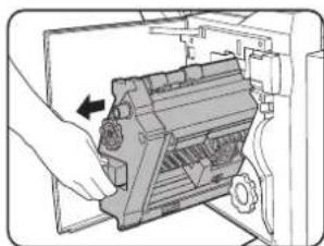 OKI B8300n - EXTRACTION D'UN BOURRAGE D'AGRAFES - 8