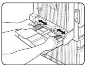 OKI B8300n - CHARGEMENT DU PAPIER DANS LE PLATEAU D'ALIMENTATION AUXILIAIRE - 2