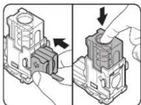 OKI B8300n - REEMPLACEMENT DE LA CARTOUCHE D'AGRAFES ET EXTRACTION D'UN BOURRAGE D'AGRAFES - 6
