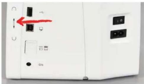 BERNINA 535 - Fixer le levier de genou - 3