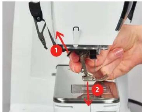 BERNINA 570 QE E - Changer le pied-de-biche - 1