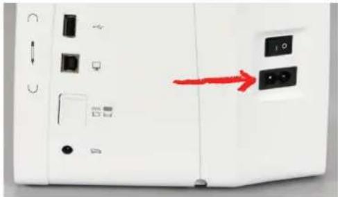 BERNINA 570 QE E - Connector la machine - 1