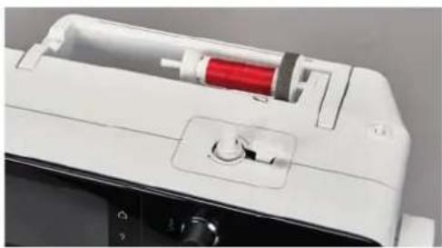 BERNINA 570 QE E - Support de bobine à l'horizontalé - 1