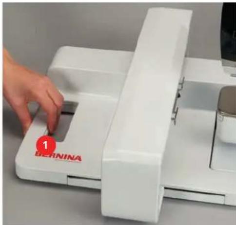 BERNINA 535 E - Retrait du module de broderie - 1