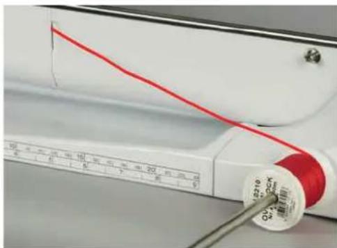 BERNINA 535 E - Enfilera ganse - 2