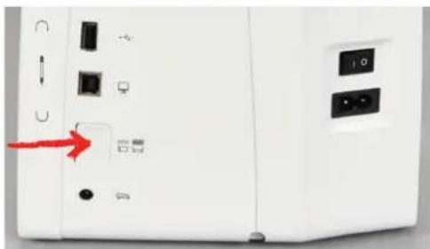 BERNINA 535 E - Monter la plaque a aiguille - 1