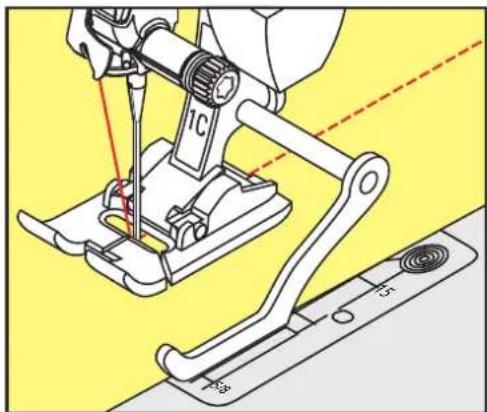 BERNINA 770 QE PLUS - Piquer des bords avec le guide - 1