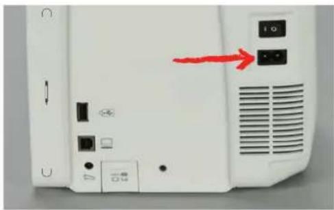 BERNINA 770 QE PLUS - Connector la machine - 1
