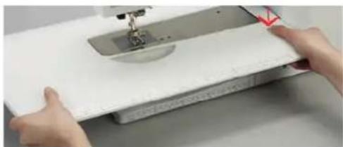 BERNINA 770 QE PLUS - Utiliser la table rallonge - 2