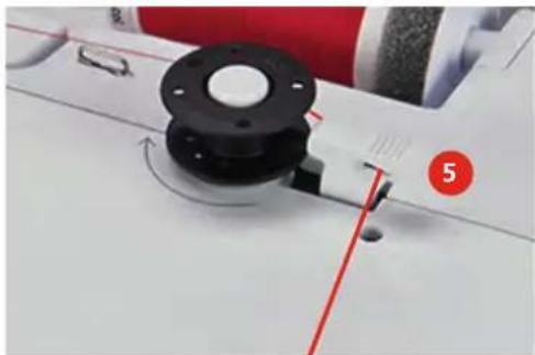 BERNINA 790 PLUS Crystal Edition - Embobiner la canette - 4