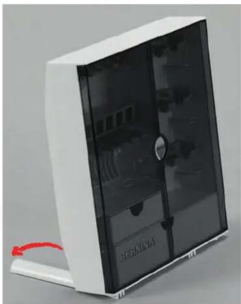 BERNINA 790 PLUS Crystal Edition - Placer le coffret d'accessoires - 1