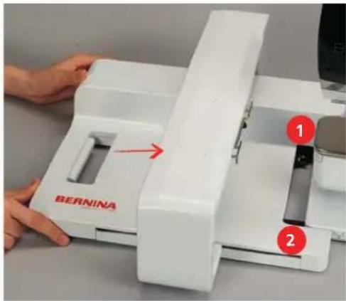 BERNINA 500 - Raccorder le module de broderie - 1