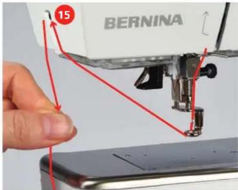 BERNINA 500 - Enfilier I'aiguille - 5