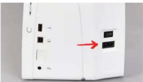 BERNINA 500 - Connector la machine - 1