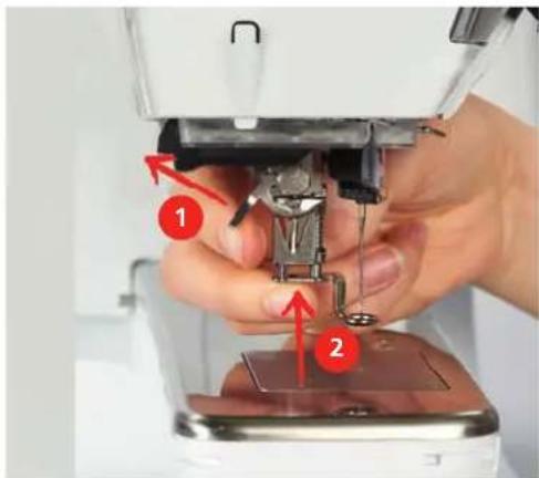 BERNINA 500 - Monter le pied pour broderie - 1