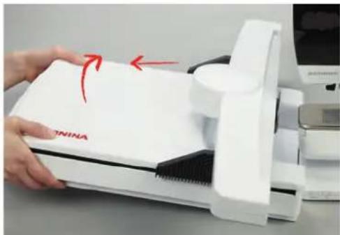 BERNINA 700 E - Transport du module de broderie - 2