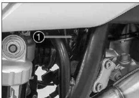 HUSQVARNA FS 450 (2021) - Vis de réglage du régime de ralenti - 1