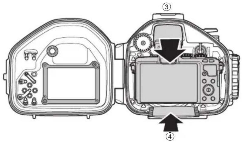 OLYMPUS PTEP13 - Insérer l'appareil photo numérique dans le caisson - 1