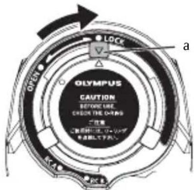 OLYMPUS UFL3 - Insertion des piles - 4