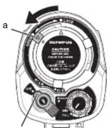 OLYMPUS UFL3 - Insertion des piles - 1