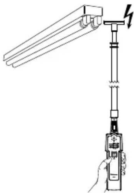 Amprobe LT10 - Non toccare le parti in tensione con l'antenna. Eseguire il test solo su parti sotto tensione isolate o su cavi isolati. - 1