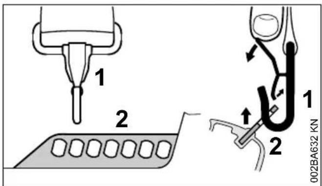STIHL FS 260 - Décrochage de la machine du harnais - 1