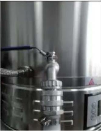 OneConcept Hopfengott 30 - Uso del conector rápido - 2