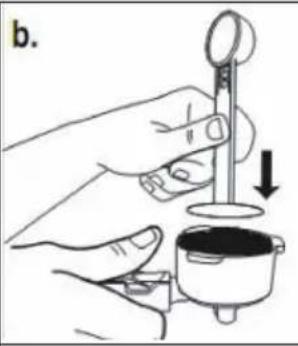 Klarstein Arabica Comfort - Filling the coffee sieve with coffee - 2