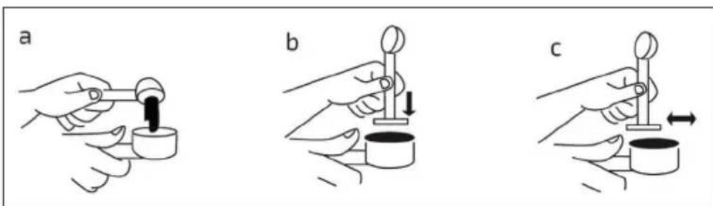 Klarstein Gusto Classico - Filling the coffee sieve with coffee - 1